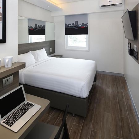Red Planet Bgc The Fort Taguig Eksteriør billede